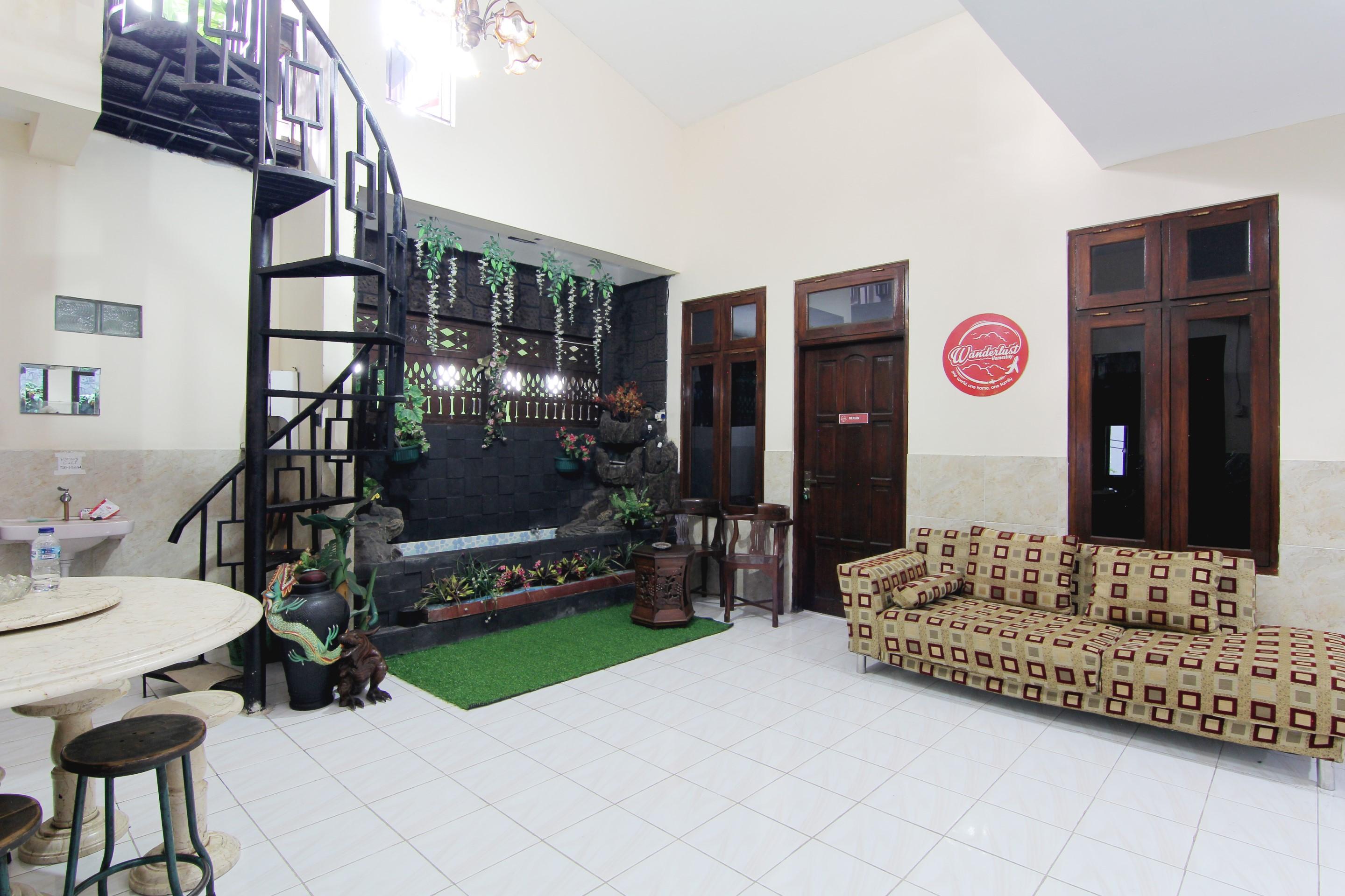 Wanderlust Homestay Джокякарта Екстериор снимка