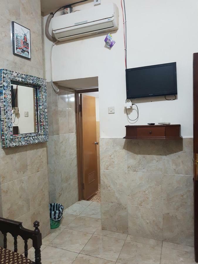 Wanderlust Homestay Джокякарта Екстериор снимка